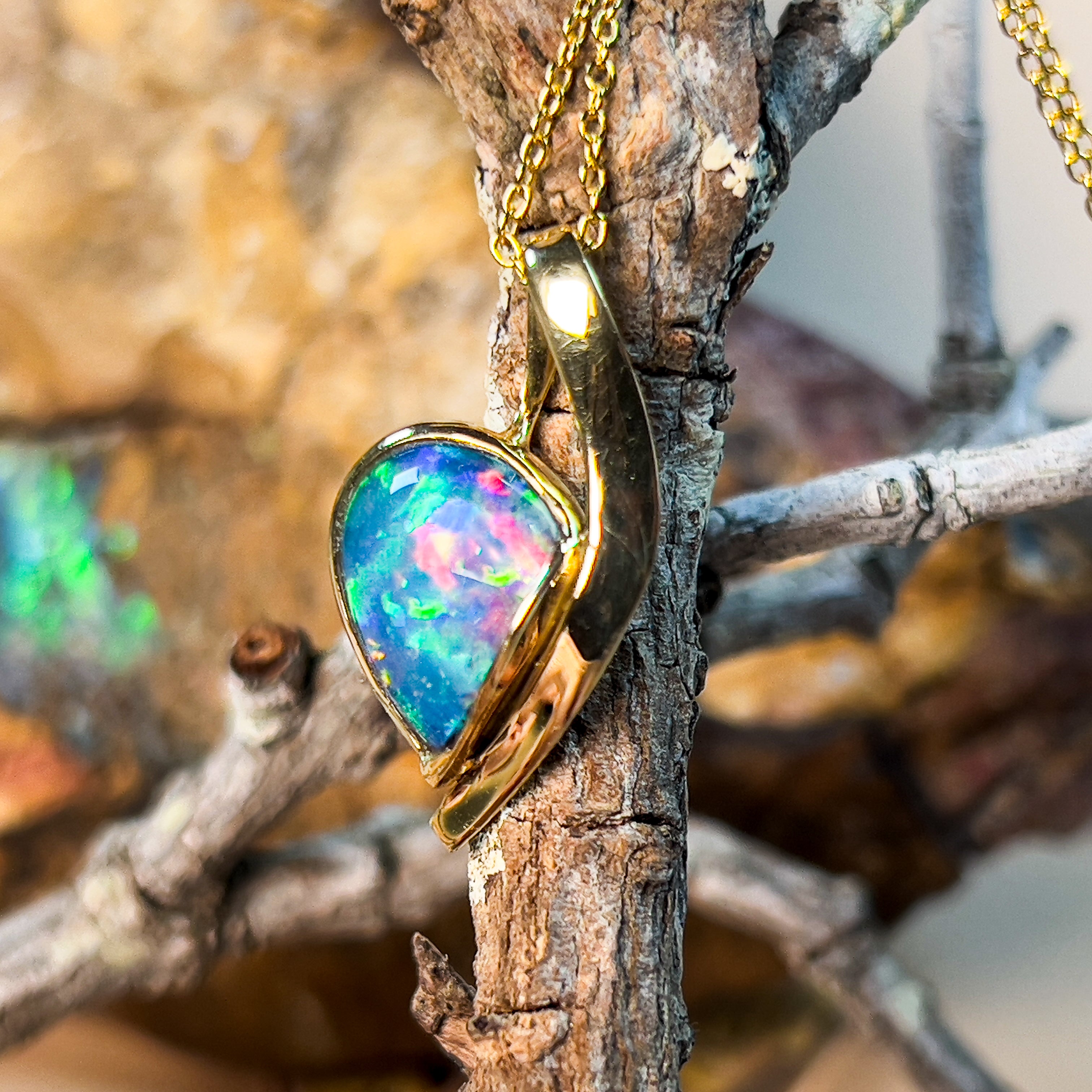 18kt Yellow Gold 3.3ct Boulder Opal pendant - Masterpiece Jewellery Opal & Gems Sydney Australia | Online Shop