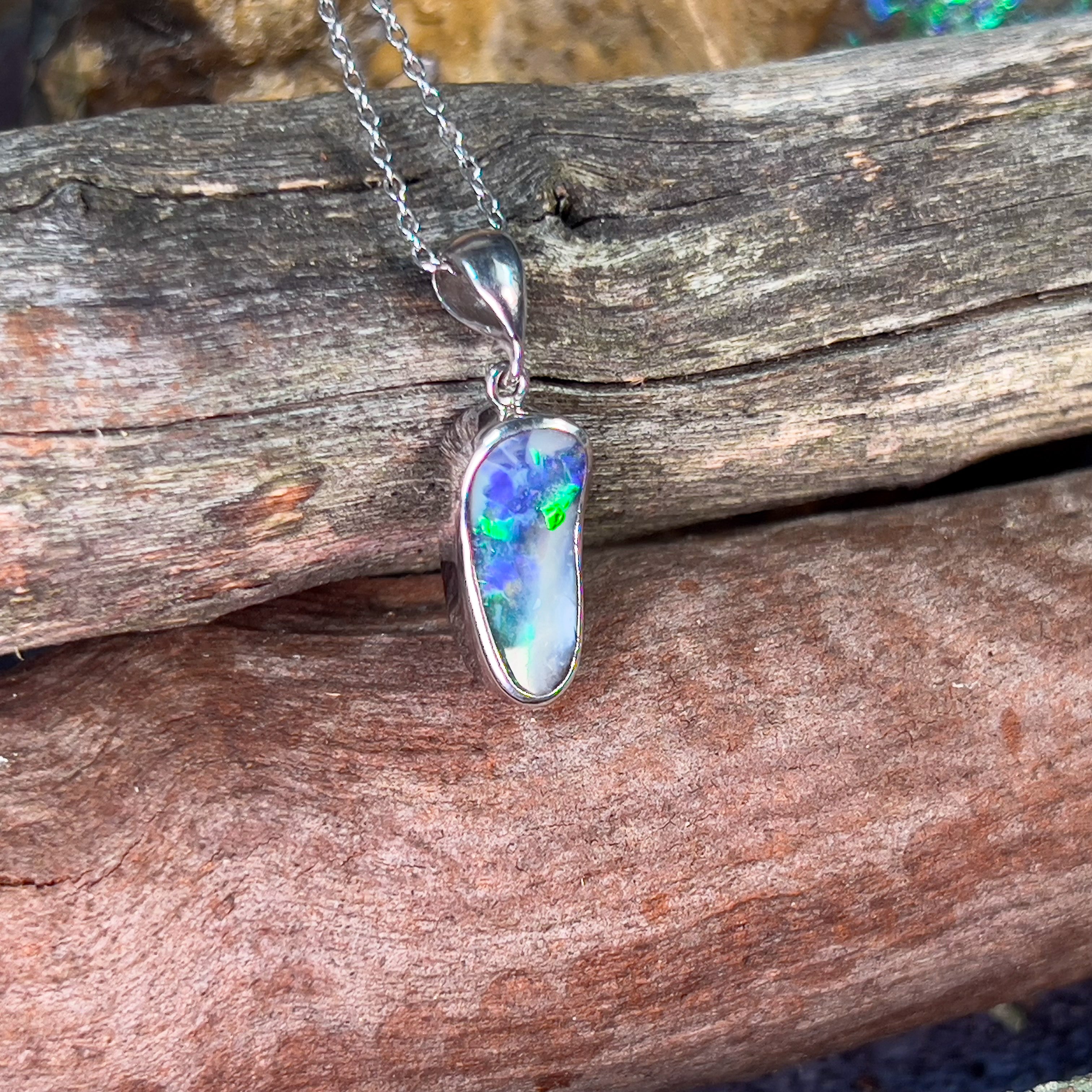 18kt White Gold Boulder Opal 2.2ct pendant - Masterpiece Jewellery Opal & Gems Sydney Australia | Online Shop