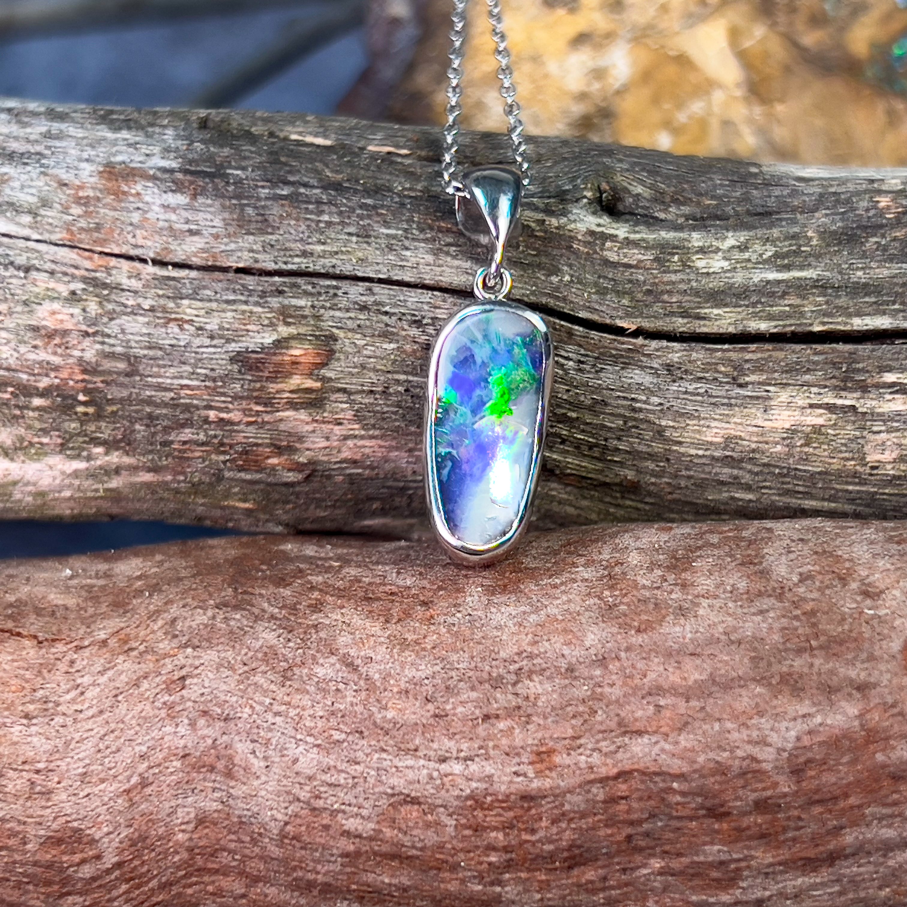 18kt White Gold Boulder Opal 2.2ct pendant - Masterpiece Jewellery Opal & Gems Sydney Australia | Online Shop