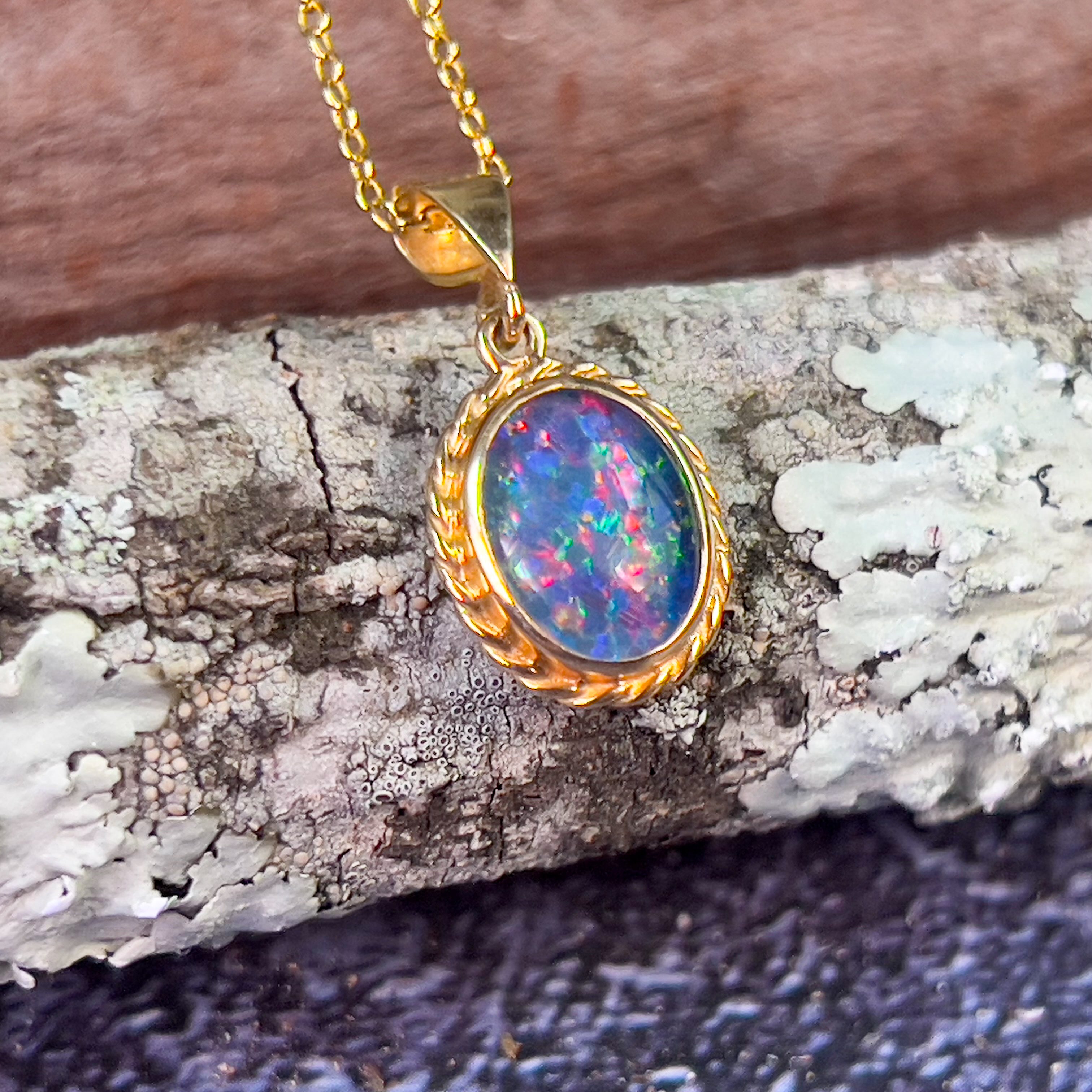 18kt Yellow Gold Opal triplet 10x8mm Rope finish pendant - Masterpiece Jewellery Opal & Gems Sydney Australia | Online Shop