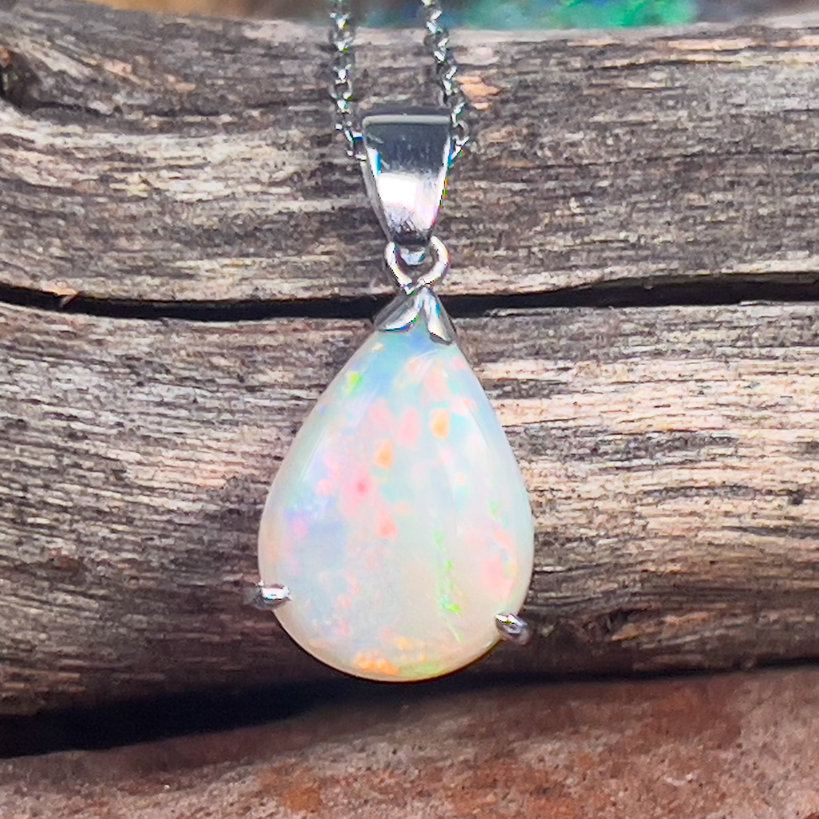 18kt White Gold 2.15ct Light Opal pendant - Masterpiece Jewellery Opal & Gems Sydney Australia | Online Shop