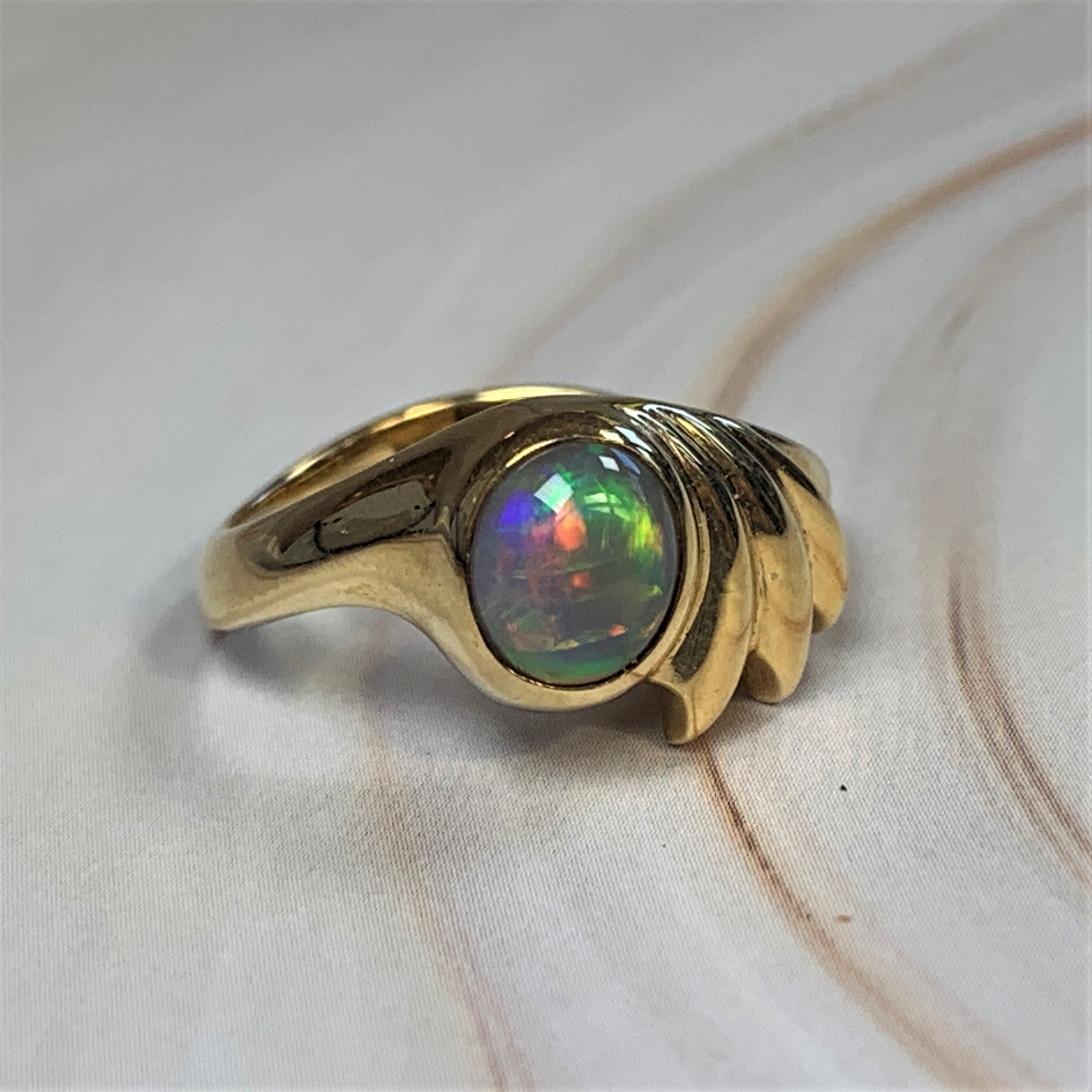 18kt Opera House design ring with Black Opal 0.9ct - Masterpiece Jewellery Opal & Gems Sydney Australia | Online Shop