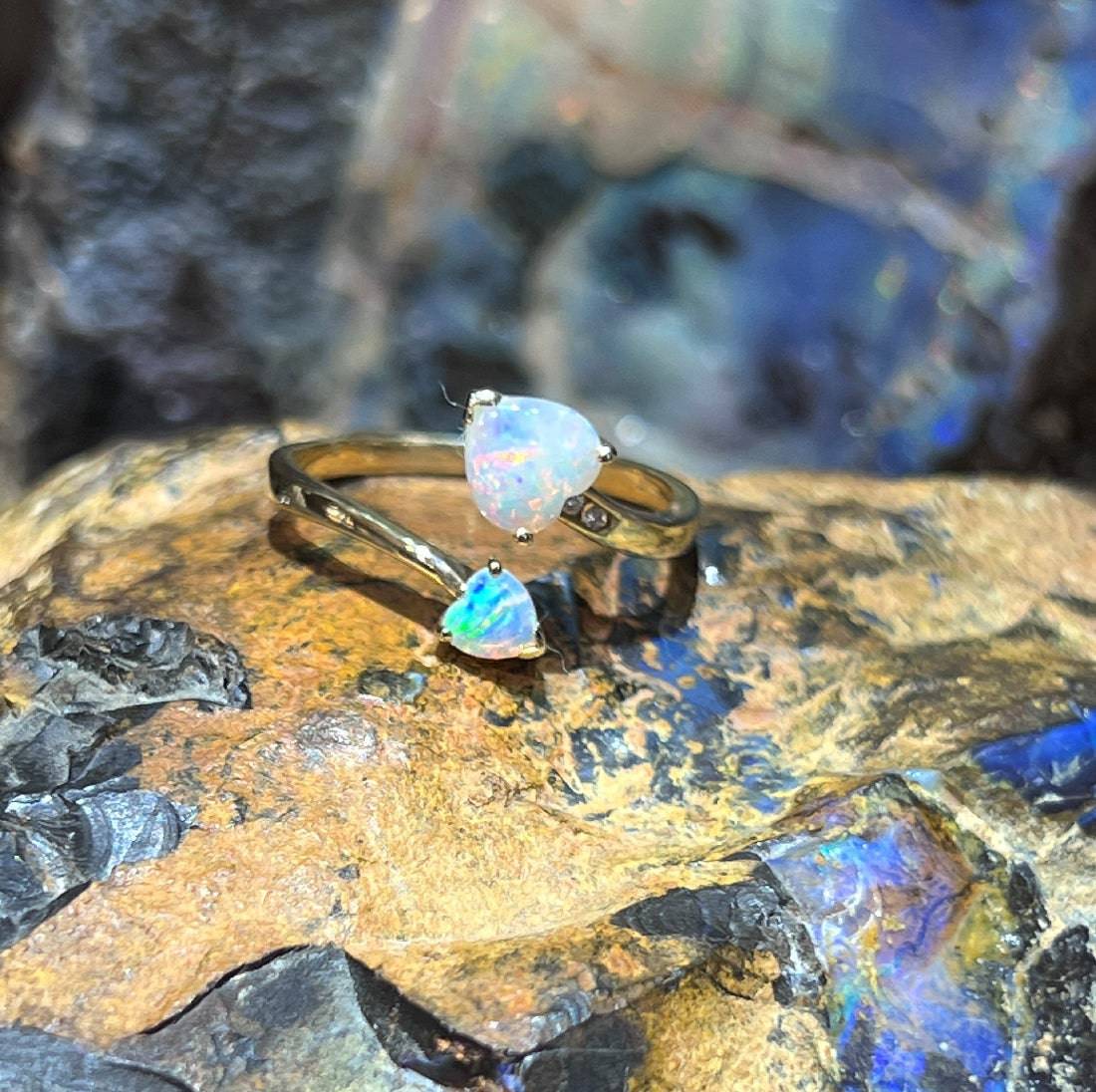 18kt White Gold Opal and Diamond ring - Masterpiece Jewellery Opal & Gems Sydney Australia | Online Shop